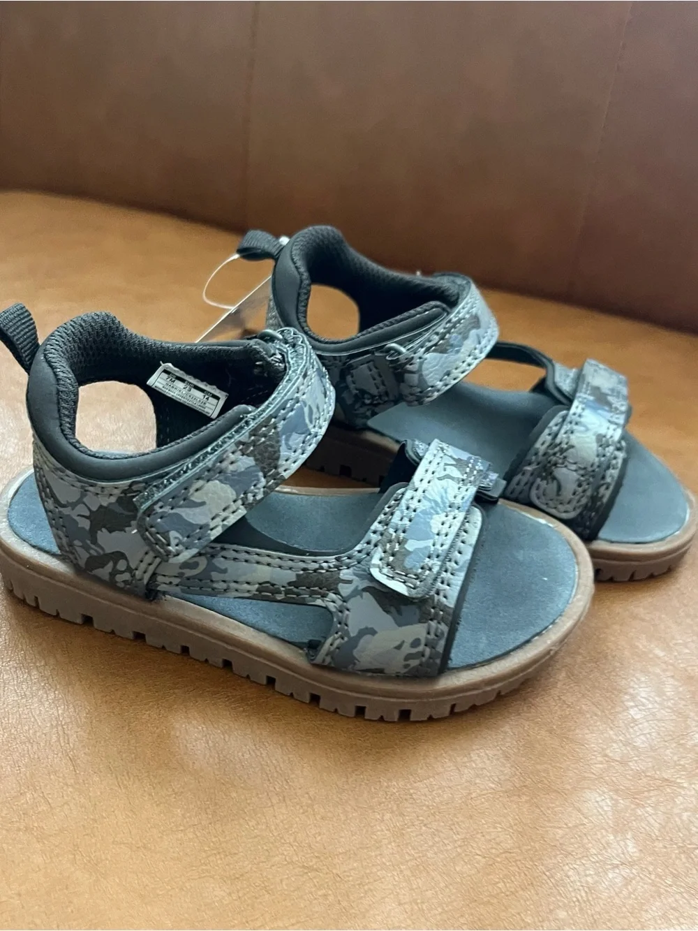 Carter’s Gabriel Kids Boys Gray Camo Sandals Comfortable Hook & Loop Straps Sz 7